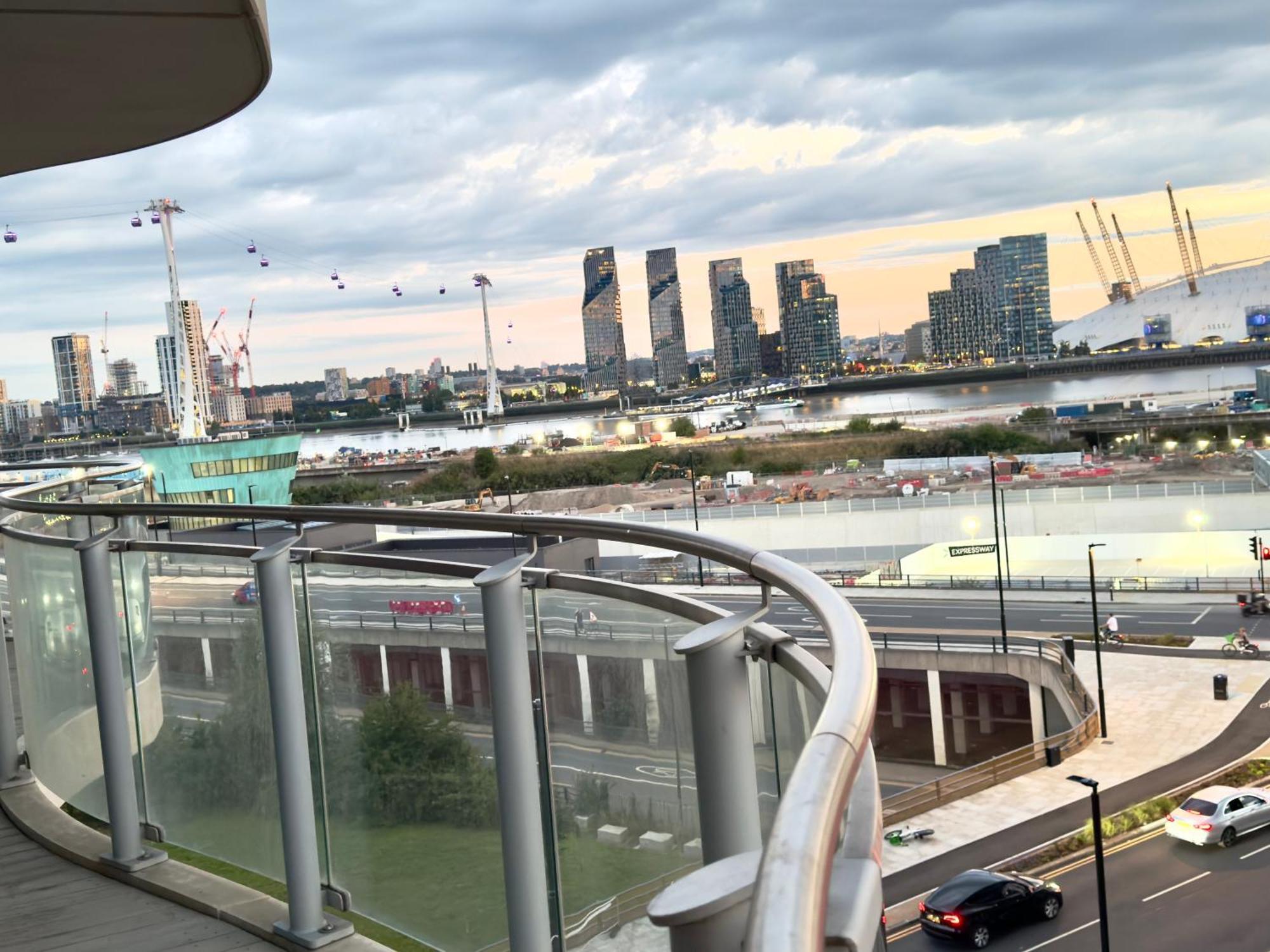 London Excel Cosy Apartment With Balcony & River View Close To O2 Arena, Cable Car, City Hall المظهر الخارجي الصورة