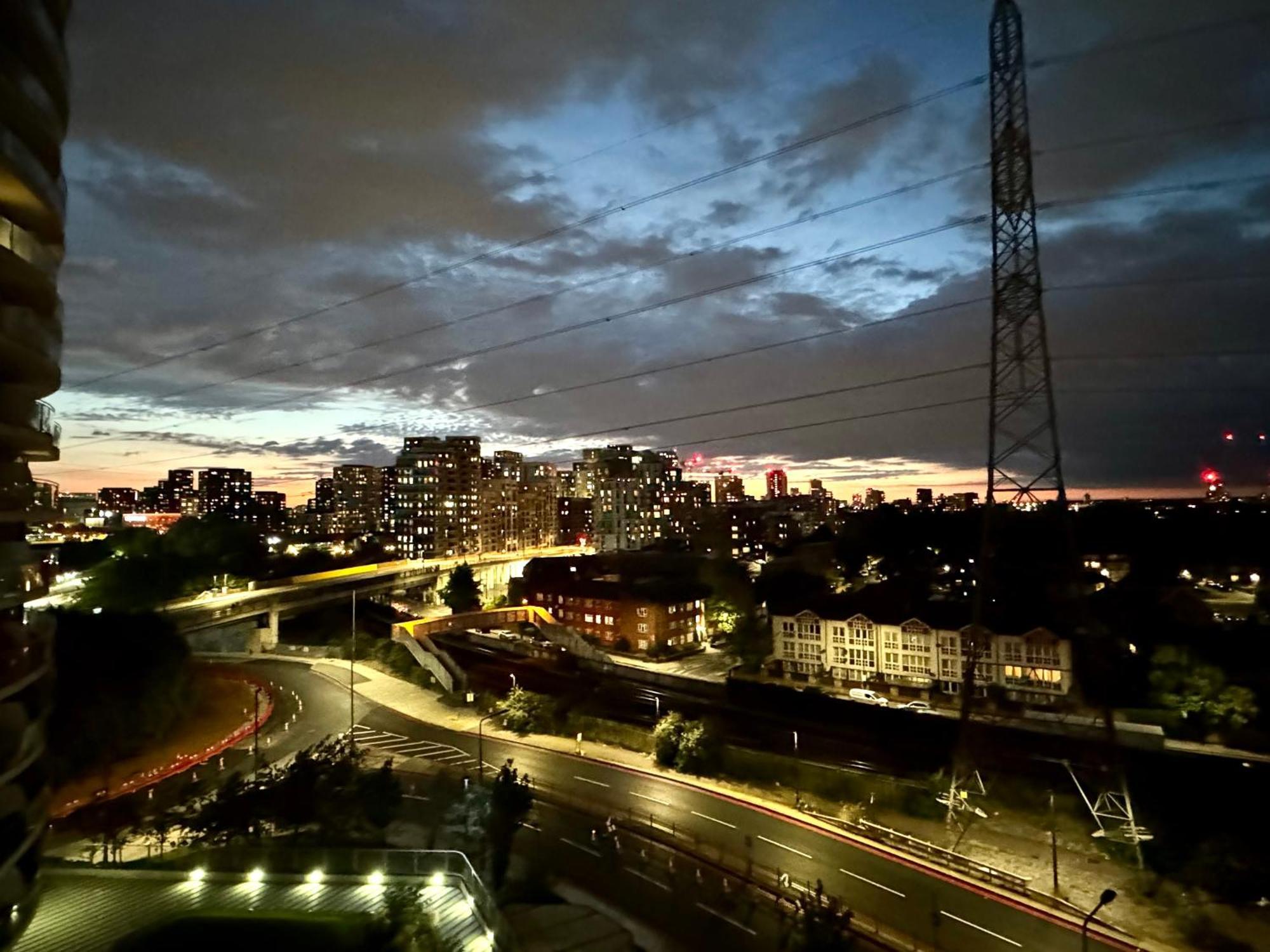 London Excel Cosy Apartment With Balcony & River View Close To O2 Arena, Cable Car, City Hall المظهر الخارجي الصورة